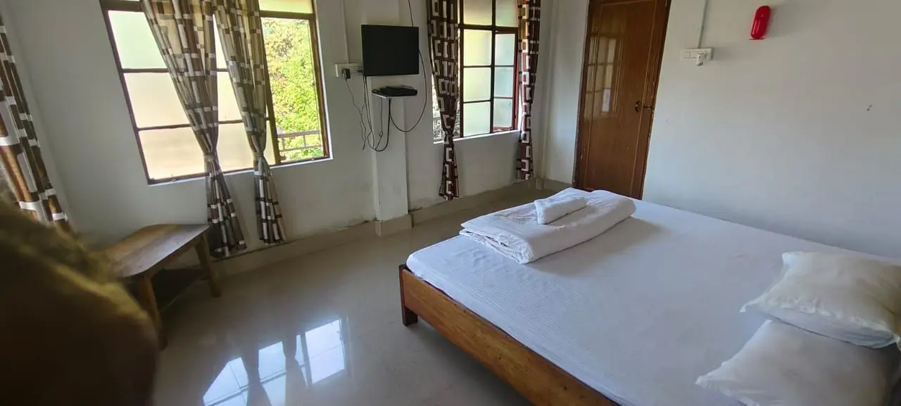 Room 696895d0e3868 6 